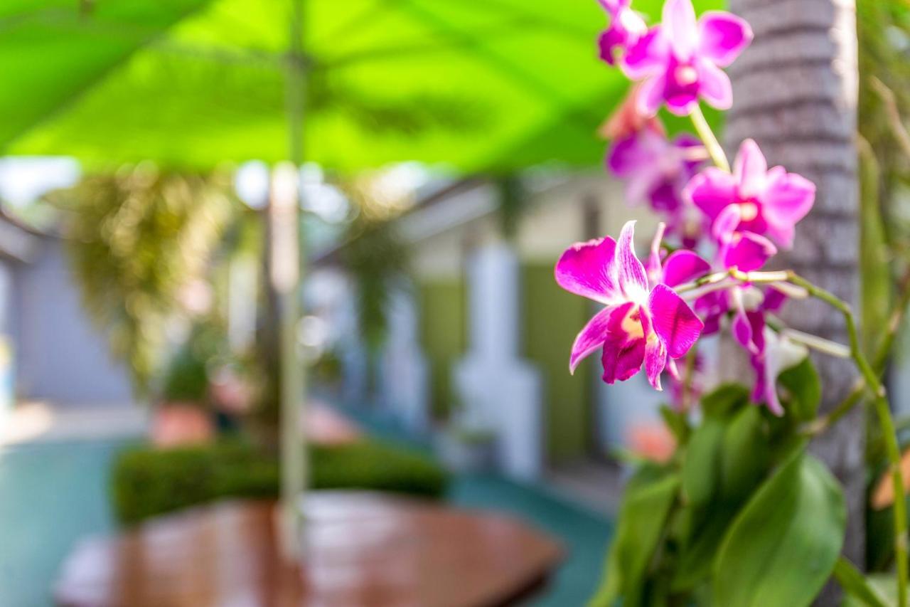 Oyo 450 Rawai Studios Resort Kültér fotó